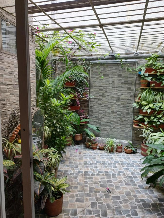 Noras Homestay Laureles เมเดยิน ภายนอก รูปภาพ