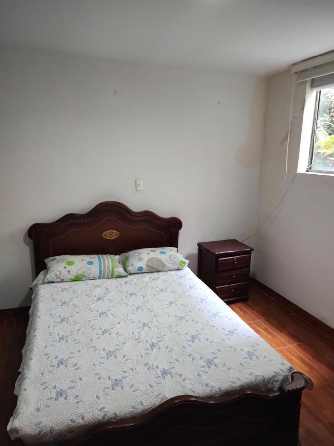 Noras Homestay Laureles เมเดยิน ภายนอก รูปภาพ