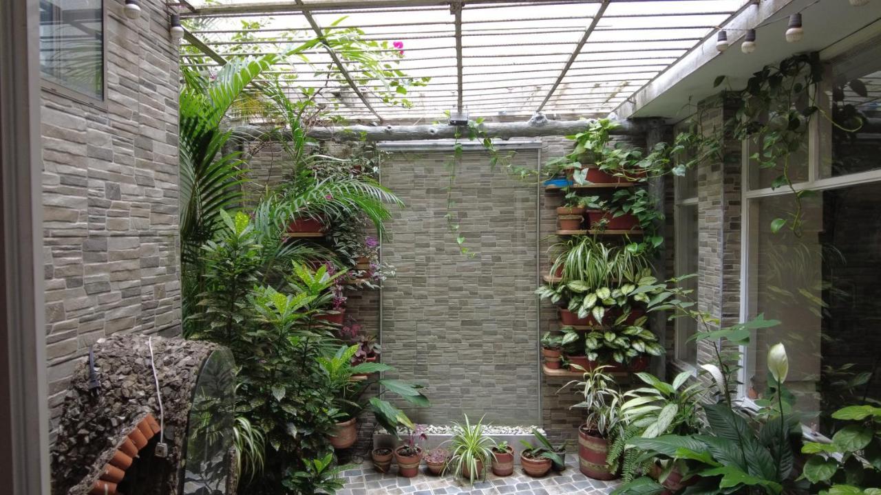 Noras Homestay Laureles เมเดยิน ภายนอก รูปภาพ