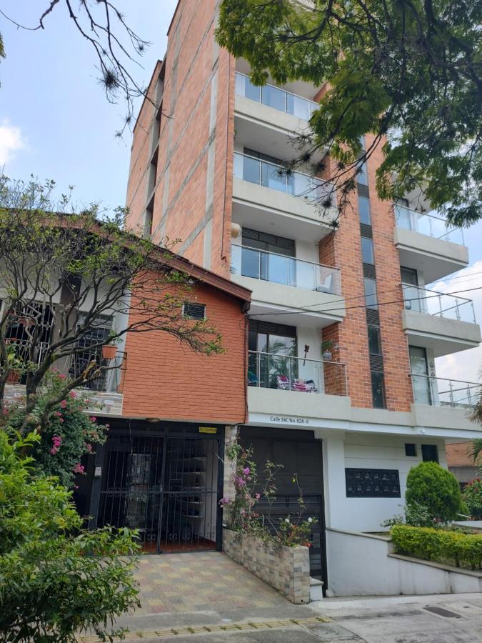 Noras Homestay Laureles เมเดยิน ภายนอก รูปภาพ