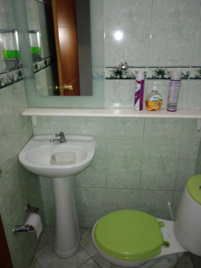 Noras Homestay Laureles เมเดยิน ภายนอก รูปภาพ