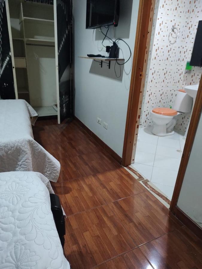 Noras Homestay Laureles เมเดยิน ภายนอก รูปภาพ