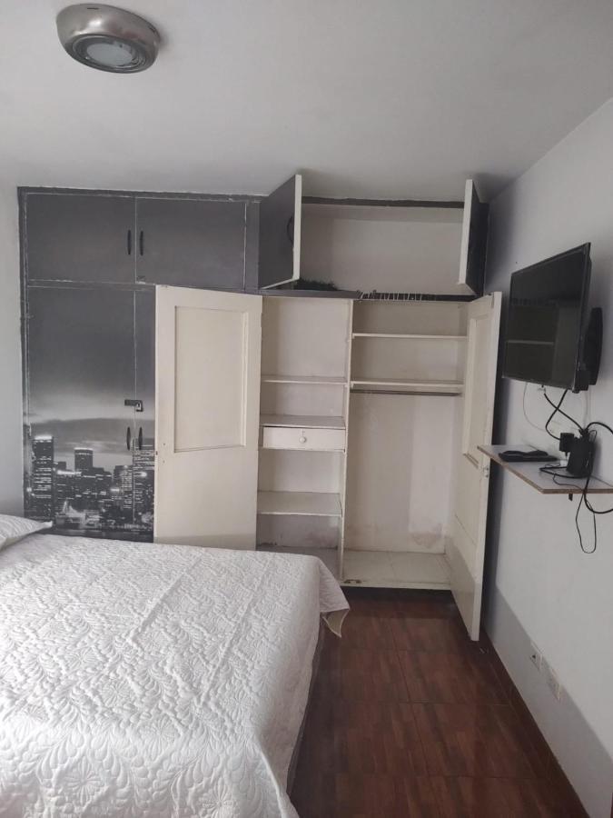 Noras Homestay Laureles เมเดยิน ภายนอก รูปภาพ