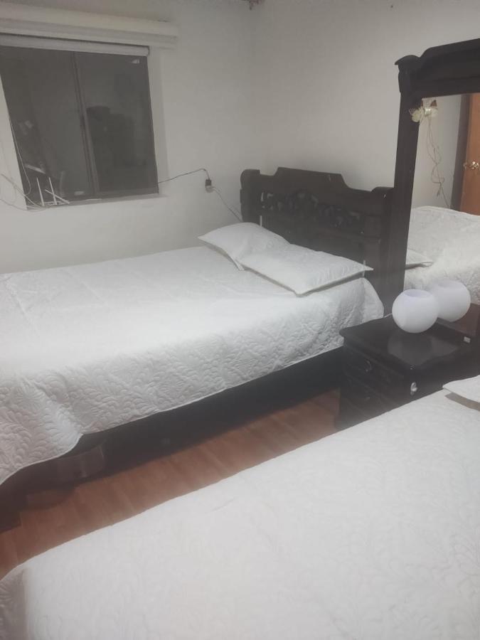 Noras Homestay Laureles เมเดยิน ภายนอก รูปภาพ