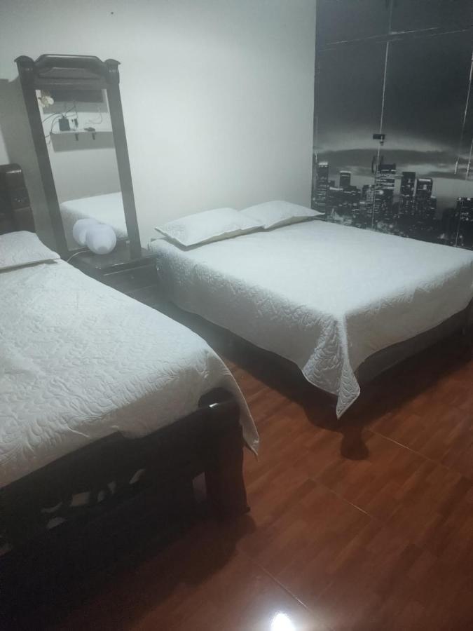 Noras Homestay Laureles เมเดยิน ภายนอก รูปภาพ