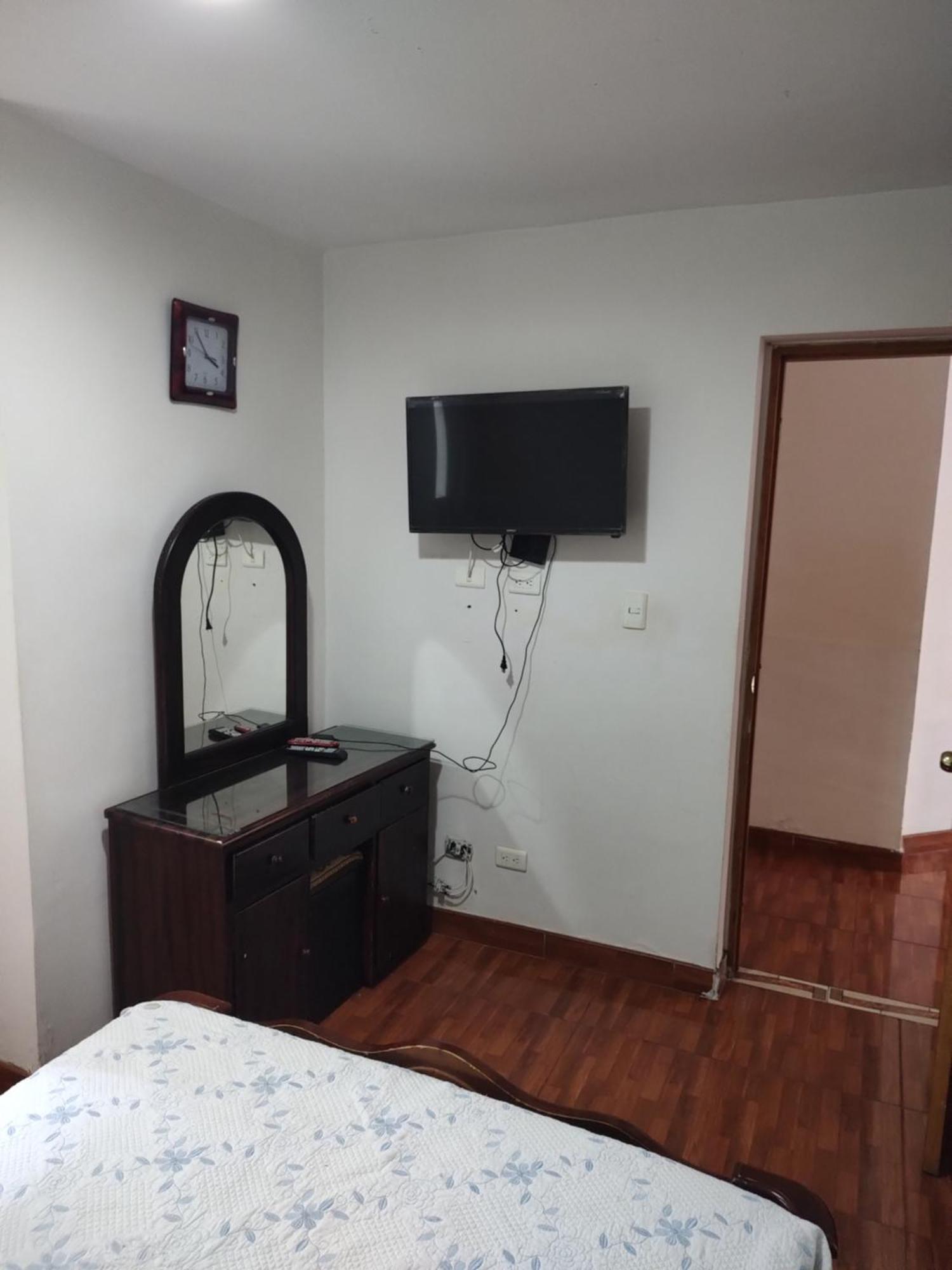 Noras Homestay Laureles เมเดยิน ภายนอก รูปภาพ