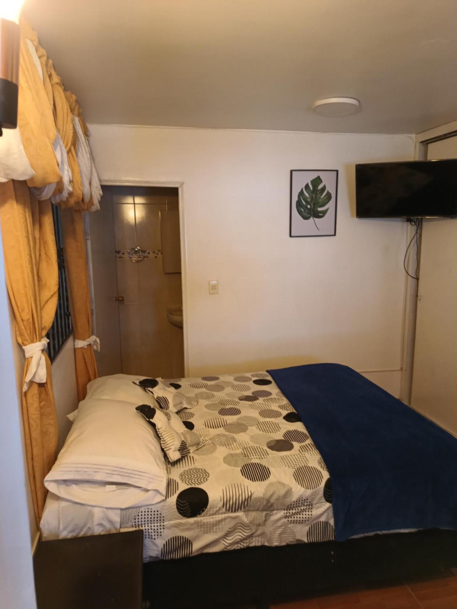Noras Homestay Laureles เมเดยิน ภายนอก รูปภาพ